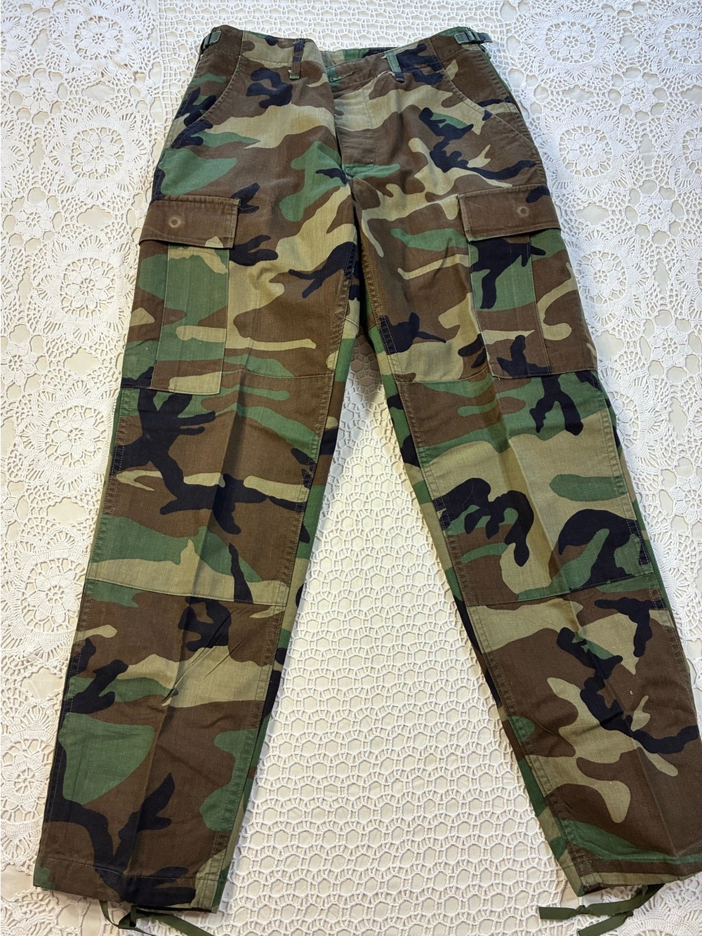 Men or Women US Military Woodland Camouflage BDU Cargo Pants Size Small-Short